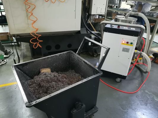 معدات إزالة الحصى CNC تنظيف خزان المبرد 8000L / H التدفق