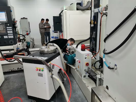 تخليص خزان السائل آلة التنظيف CNC نظيفة CNC نظام فلتر المبرد 8000L / H
